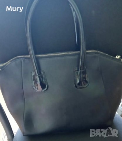 Дамска чанта с куче, снимка 2 - Чанти - 39846910