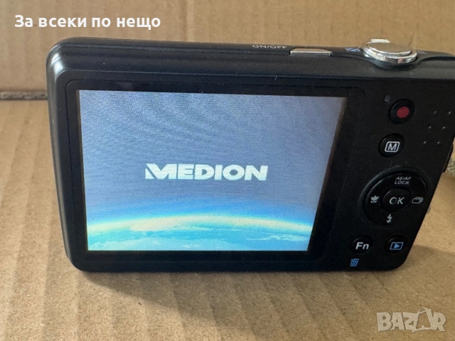 ЗА ЧАСТИ! Цифров фотоапарат Medion LIFE P44003 (MD 86777) , 20mp