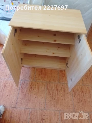 Шкаф -МАСИВ. С размери 83/85/50 см. Наличен!, снимка 3 - Шкафове - 50711599