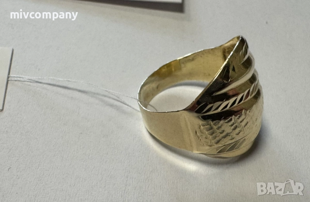 Златен пръстен 2.26гр., снимка 2 - Пръстени - 52801586