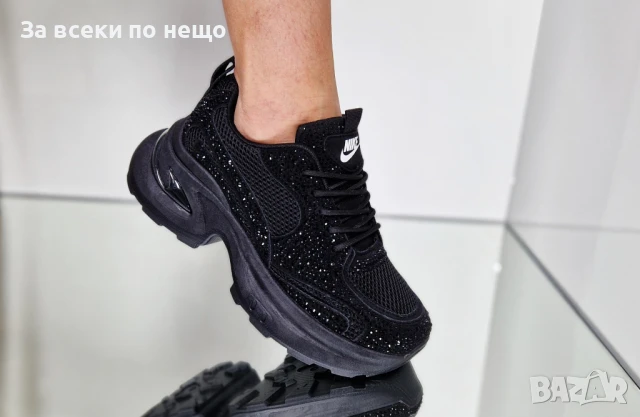 Nike Дамски Черни Маратонки С Кристали👟Дамски Спортни Обувки В Черен Цвят С Камъни Найк Код P685, снимка 2 - Маратонки - 50580167