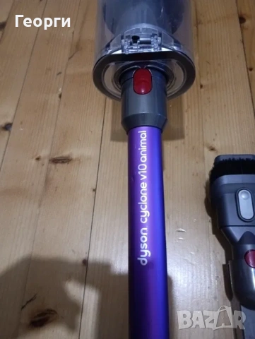 Много добра Dyson V10 безжична прахосмукачка пълен комплект, снимка 3 - Прахосмукачки - 53357300