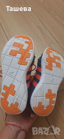 Детски маратонки Adidas, снимка 4 - Детски маратонки - 51765004