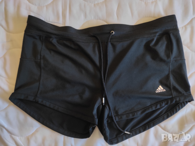 Къси спортни панталонки Adidas - M, снимка 1 - Панталони - 36445911