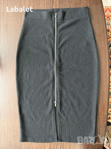 Черна пола с цип