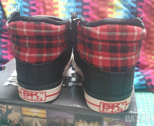 BritishKnights Black/Red Trainers Size EU29, детски , нови в кутия, снимка 4 - Детски маратонки - 53517610