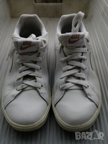 като НОВИ Лайфстайл / фитнес маратонки NIKE Court Royale бели 39, снимка 3 - Маратонки - 52036074