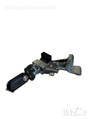 Контактен ключ (патрон) с ключ за Fiat 500L, оригинален, за 1.3 M-Jet, модел 2013 г., код 0050525428