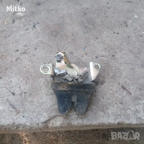 Брава Заден Капак За Тойота Карина 1995г / Toyota Carina 1995y, снимка 2 - Части - 47535264