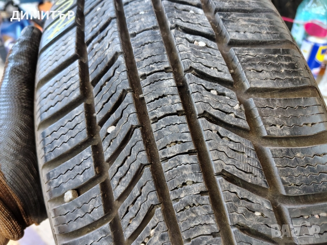 Само 1бр.зимна гума CONTINENTAL 205 50 17 DOT23 цена за брой, снимка 2 - Гуми и джанти - 51446087