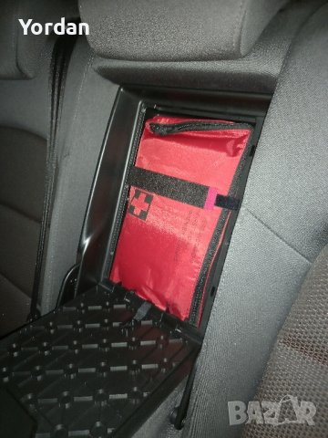 Оригинална аптечка Ауди, снимка 4 - Аксесоари и консумативи - 44218028