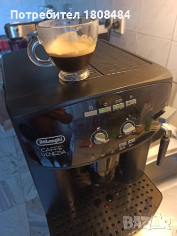 Кафеавтомат Делонги Кафе Венеция, работи отлично и прави хубаво кафе и капучино , снимка 2 - Кафемашини - 41469093