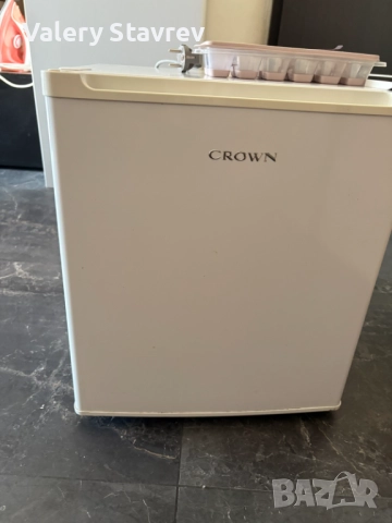 Хладилник Crown с камера, снимка 3 - Хладилници - 52175401