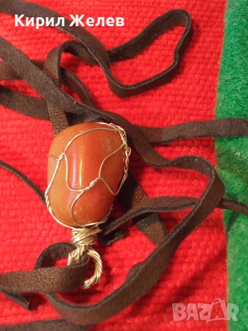 КРАСИВ ВИНТИДЖ - АРТ МЕДАЛЬОН НАТУРАЛЕН КАМЪК КАРНЕОЛ с ШНУРЧЕ от ВЕЛУР 21372, снимка 2 - Колиета, медальони, синджири - 41483256