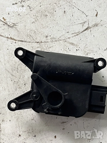 Моторче клапи парно VW Seat Skoda, снимка 13 - Части - 53379947