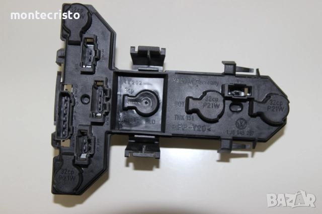 Лява платка стоп VW Golf 4 хечбек (1998-2004г.) ляв ламподържач Golf IV 1J6945257 / 1J6 945 257, снимка 2 - Части - 52303397