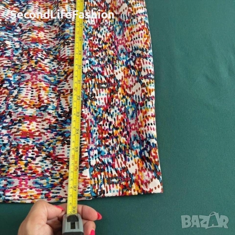 Вталена цветна рокля на Ким Кардашиян размер L, снимка 3 - Рокли - 53223514