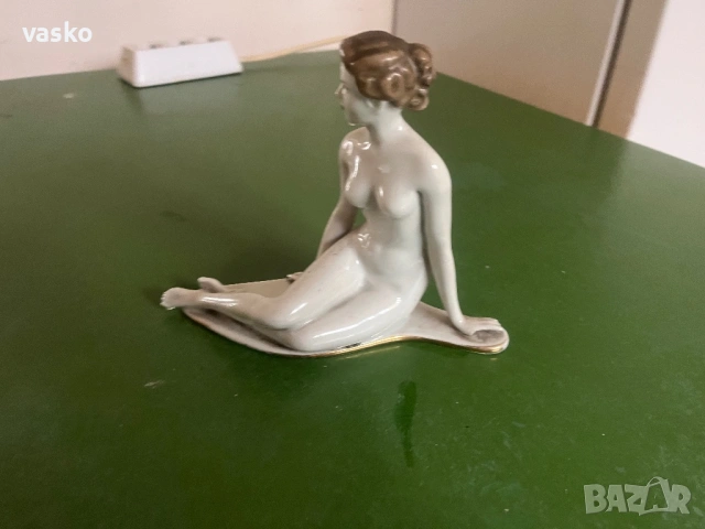 Порцеланова фигурка-Българска, снимка 3 - Колекции - 53414918