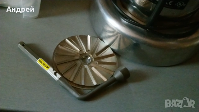 сокоизстисквачка  PRO Nutrifaster N450 бизнес с бели ръкавици, снимка 3 - Обзавеждане на кухня - 52811120