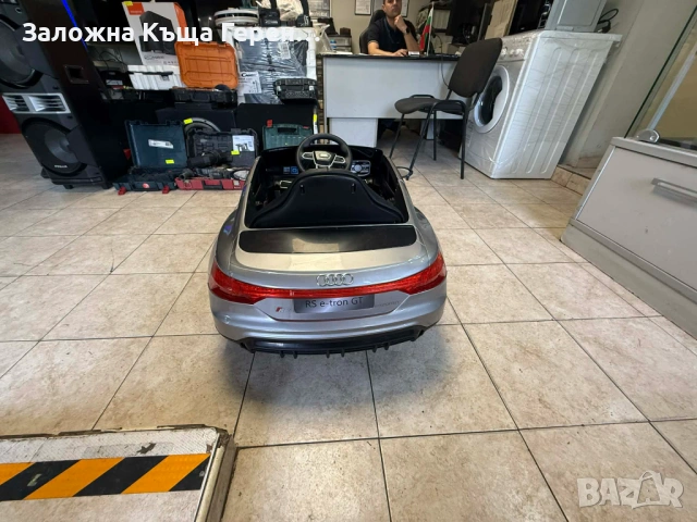 Акумулаторна кола AUDI, снимка 2 - Детски велосипеди, триколки и коли - 53534077