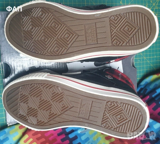 BritishKnights Black/Red Trainers Size EU29, детски , нови в кутия, снимка 5 - Детски маратонки - 53810383