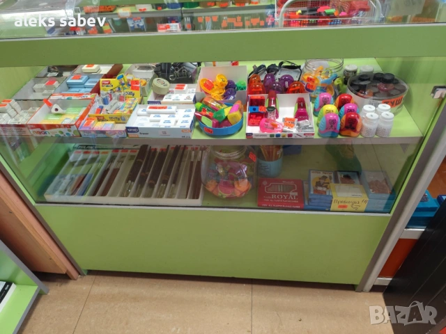 Магазинно оборудване (стелажи + витрини + дисплеи), снимка 2 - Витрини - 53167605