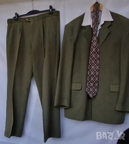 Мъжки елегантен маслено зелен костюм номер 54 на марка Gentalmen