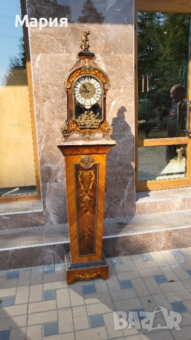 Часовник с постамент 025