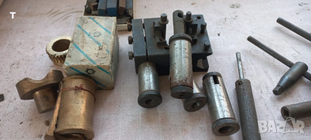 гайка (медно-фосфорен бронз) за винт на български струг., снимка 1