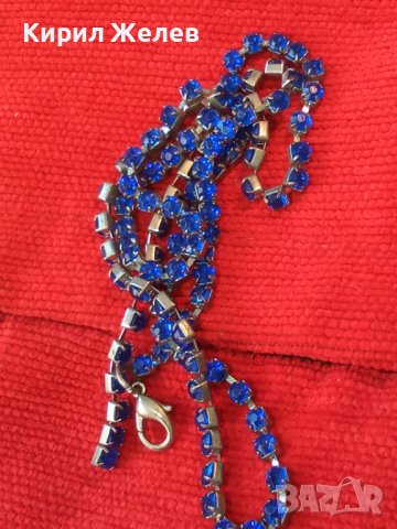 ШАРМАНТНО ПОСРЕБРЕНО СКЪПОЦЕННО РЕТРО КОЛИЕ с ИСКРЯЩИ ЮВЕЛИРНО ФАСЕТИРАНИ КАМЪНИ СИН ЦИРКОНИЙ 24240, снимка 2 - Колиета, медальони, синджири - 41389354