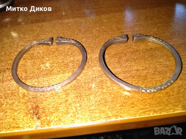 Месингова гривна с орнаменти два броя винтидж, снимка 2 - Гривни - 51515445