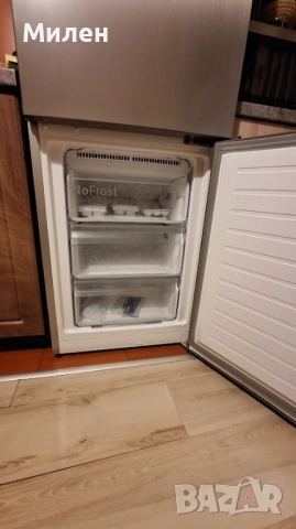 Хладилник с фризер, инокс, BOSCH, снимка 4 - Хладилници - 53077234