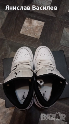 Air Jordan 1 Mid black & white , снимка 7 - Маратонки - 52583120