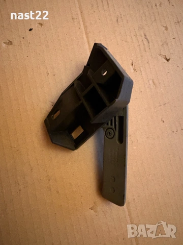   Вътрешна дръжка преден капак за Volkswagen Golf V,Голф 5, снимка 3 - Части - 53526336