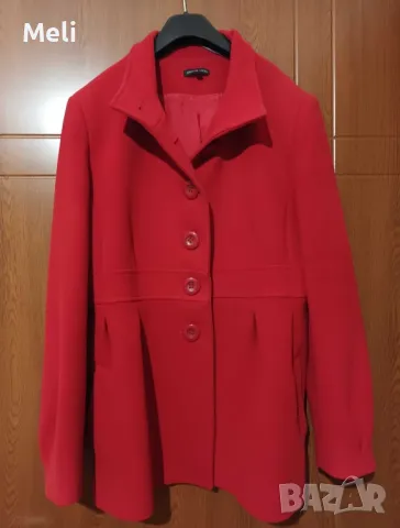 Червено палто 