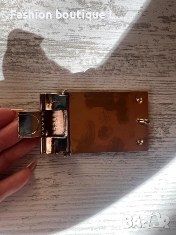 Louis Vuitton черна катарама плочка за колан със златни детайли 🖤, снимка 2 - Колани - 52247350