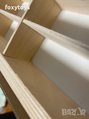 Дефектна дървена етажерка за колички, рафт, 80 отделения, хоризонтален, снимка 10 - Коли, камиони, мотори, писти - 53750305