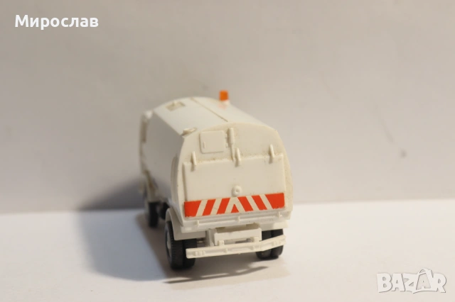 WIKING H0 1/87 MERCEDES КОМУНАЛНИ ДЕЙНОСТИ КАМИОН МОДЕЛ, снимка 4 - Колекции - 53329003