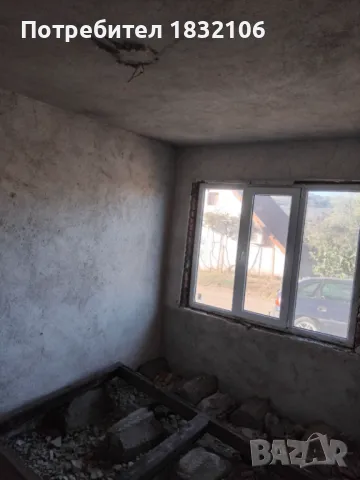 Просторна триетажна  къща, снимка 3 - Къщи - 47447505