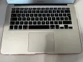 Продавам Apple Macbook Air 13.3 (i5, 8GB, 128GB)+аксесоари, снимка 3