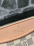 Louis Vuitton чанта тип плик , снимка 10