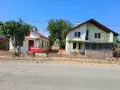 Селски имот в село Ливада, снимка 1