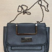 Дамска чантичка с дълга дръжка, снимка 1 - Чанти - 34264485