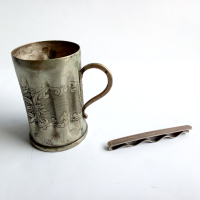 Стара сребърна щипка за пари и чаша от 19 век, снимка 3 - Други ценни предмети - 44742346