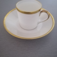 Колекционерска чашка  с подложна чинийка с богата позлата , снимка 1 - Чаши - 36301633