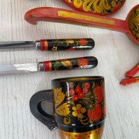 Лот руски дървени прибори (посуда) -  чаши, лъжици, ножове, черпак и купа, хохлома, снимка 3 - Декорация за дома - 33675070