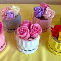 Кашпи с ароматни сапунени рози, снимка 6 - Подаръци за жени - 44222905