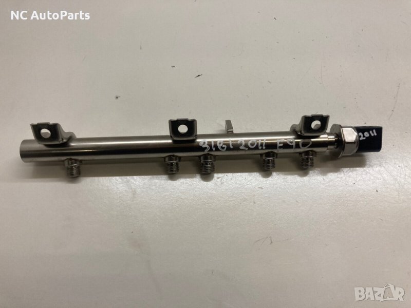 Горивна рейка със сензор за BMW БМВ 3 серия E90/E91 2.0 бензин 7562474-04 7537319-05 55PP11-01 2011, снимка 1