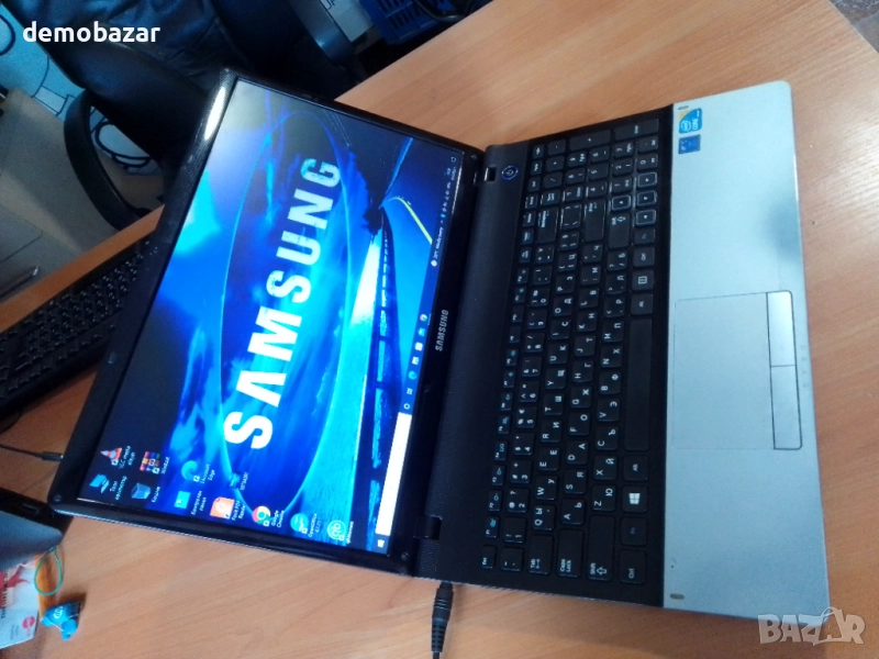 15.6"Samsung Core i3/500GB HDD/Nvidia 710M/4GB-RAM бат. 2ч., снимка 1