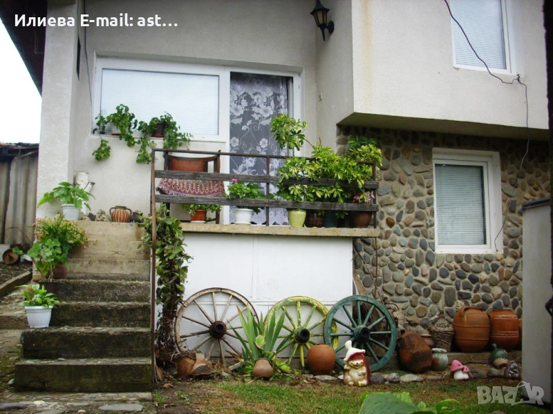 Продавам две къщи с двор в гр. Берковица, снимка 1